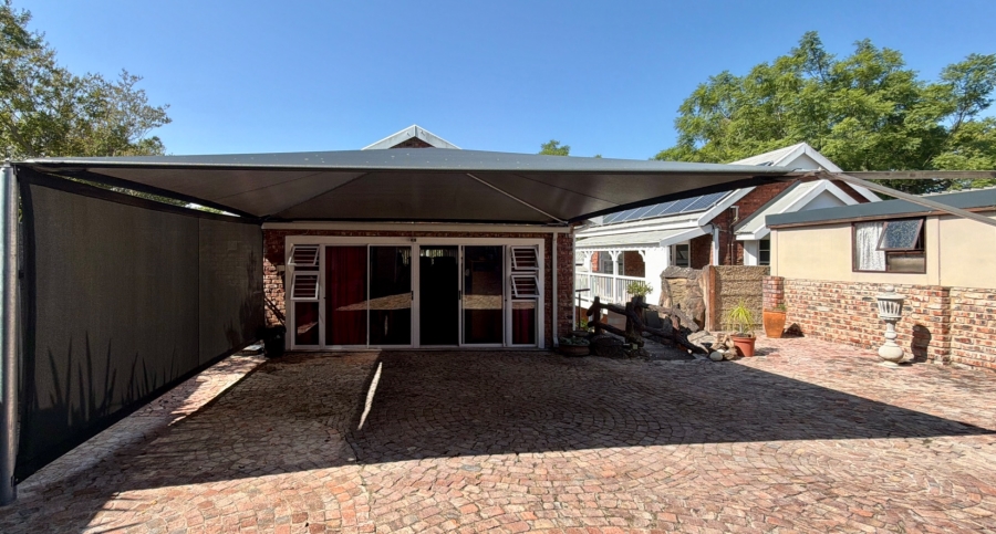 7 Bedroom Property for Sale in Heather Park Western Cape